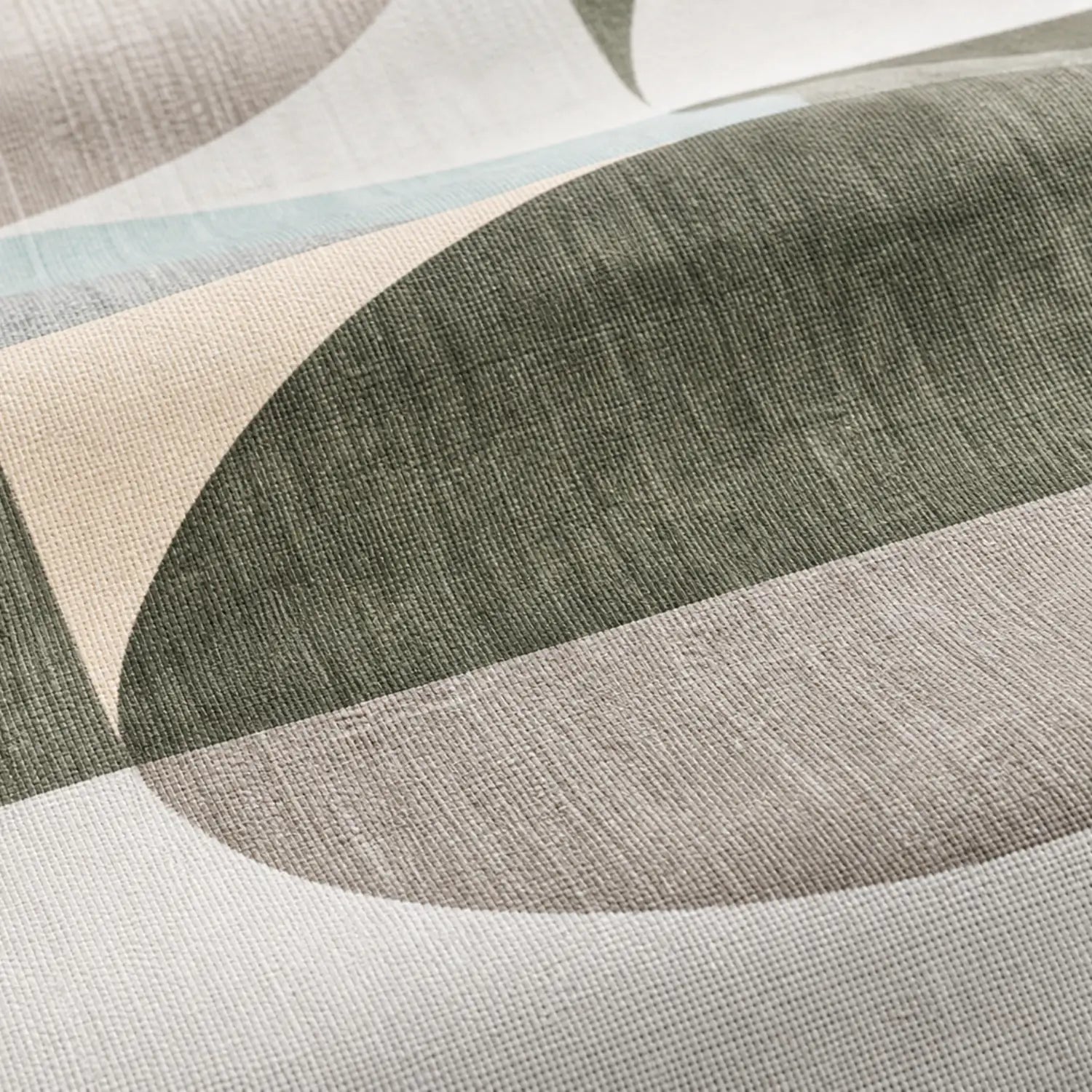 Komfy Geometric Printed Double Bedsheet with 2 Pillow Covers